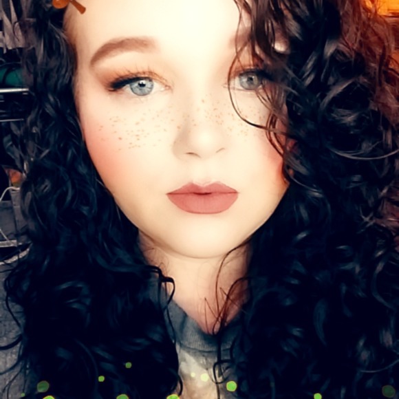 Meet your Posher, Danielle - Picture 1 of 1